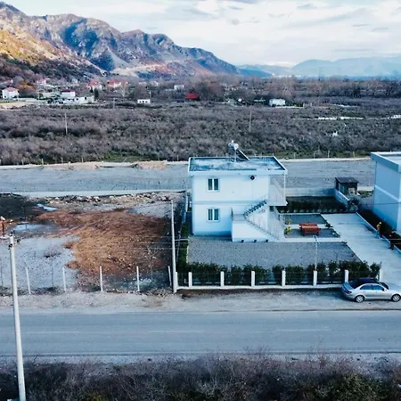 Rrjolli View منزل للإقامة