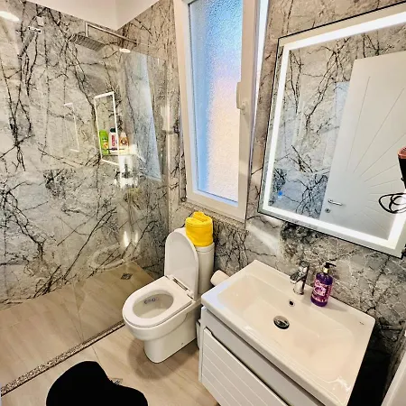 Проживание в семье Rrjolli View Велипойе