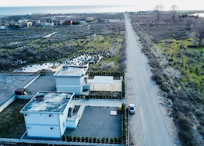 Rrjolli View Alloggio in famiglia *